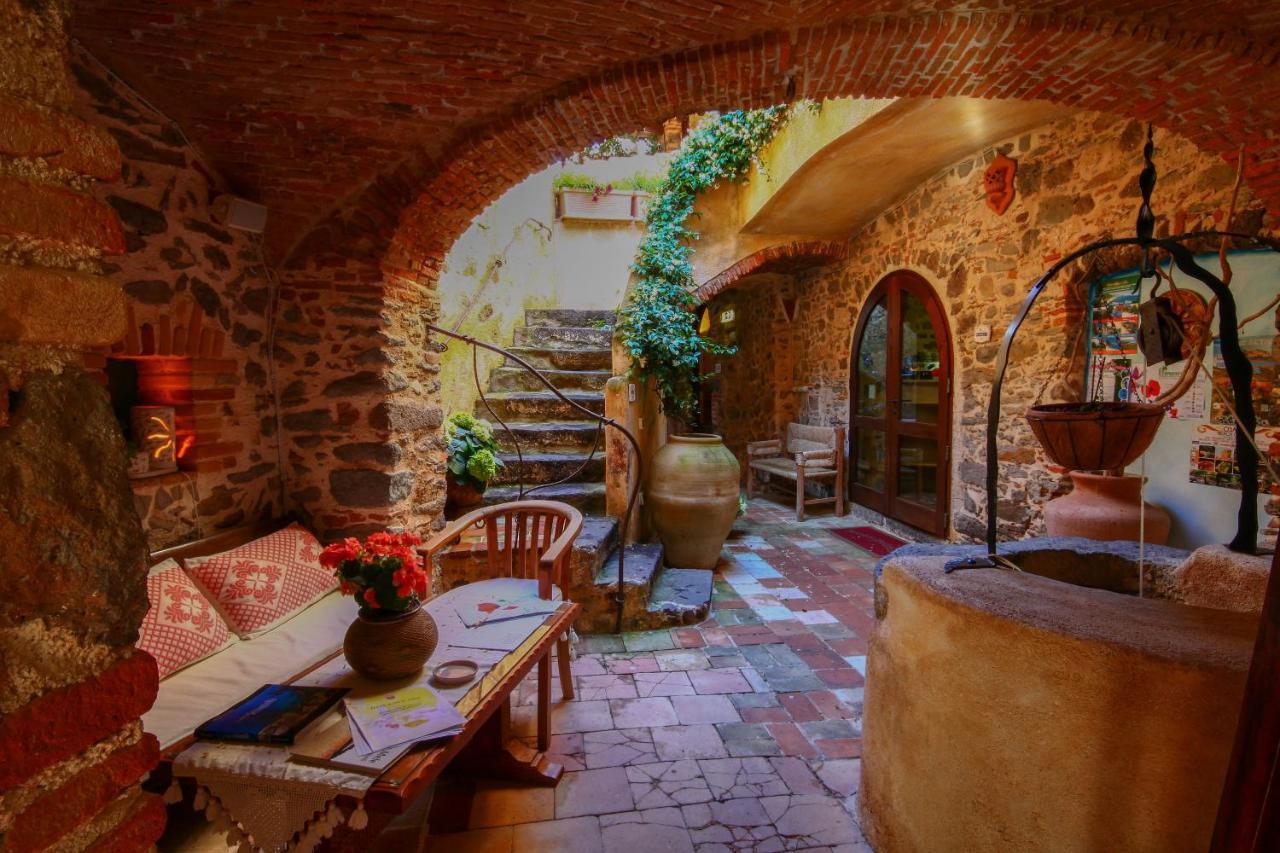 Hotel Anticos Palathos Orosei Bagian luar foto