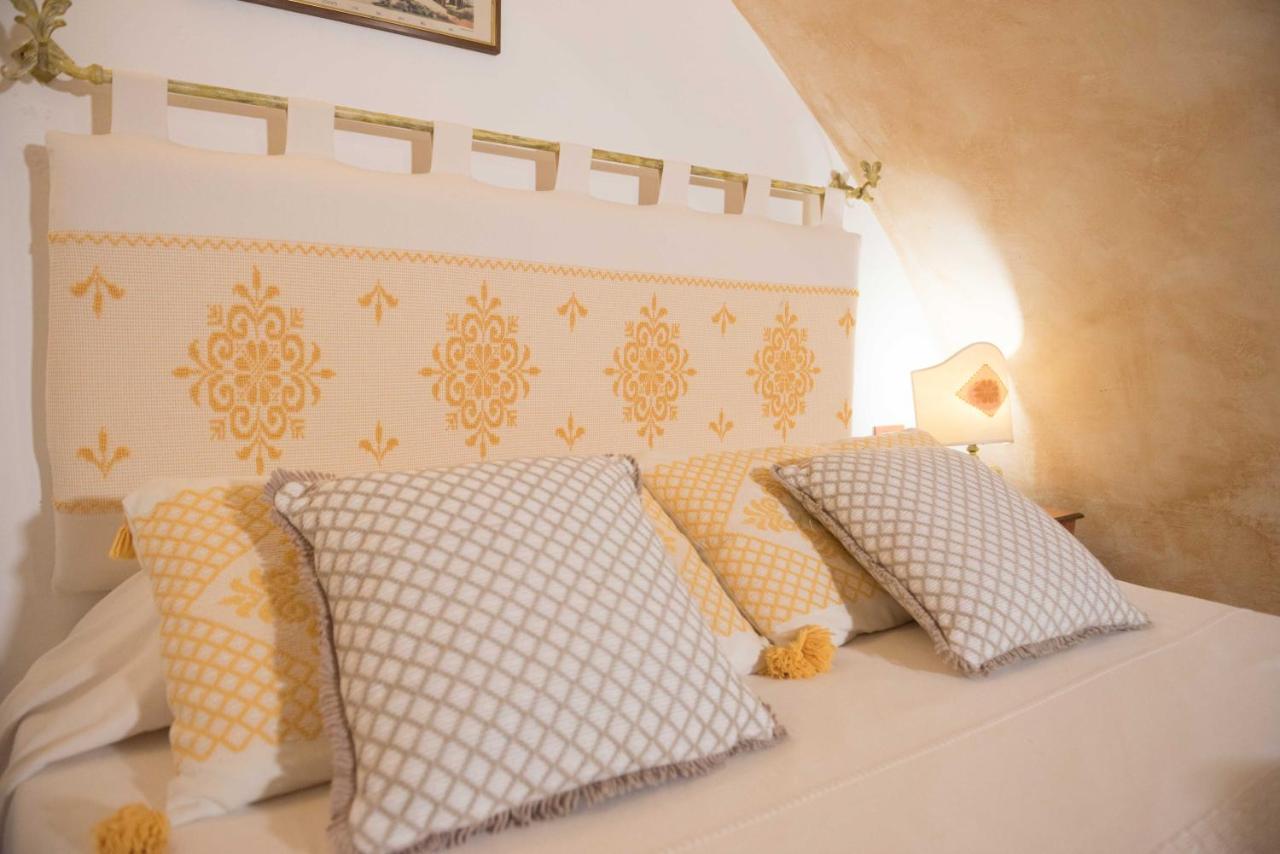 Hotel Anticos Palathos Orosei Bagian luar foto