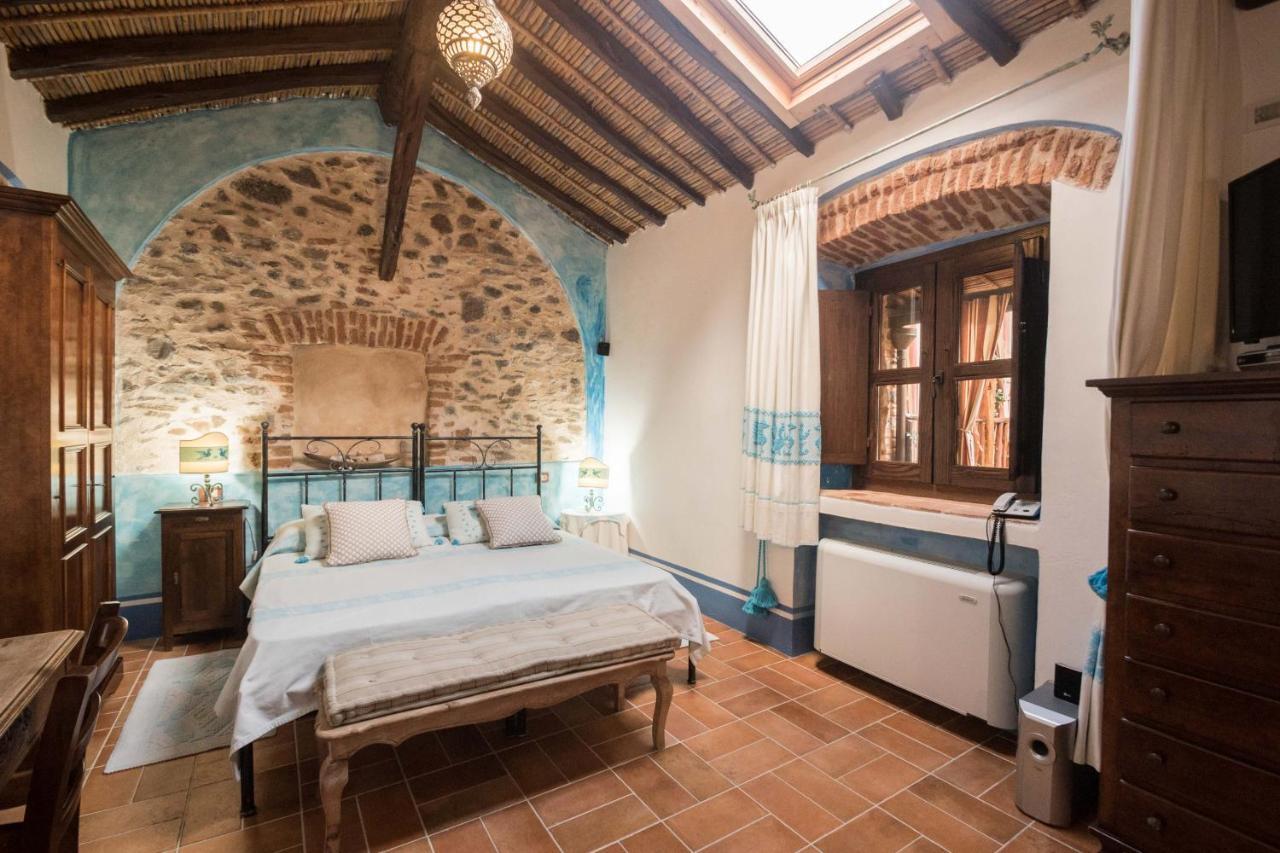 Hotel Anticos Palathos Orosei Bagian luar foto