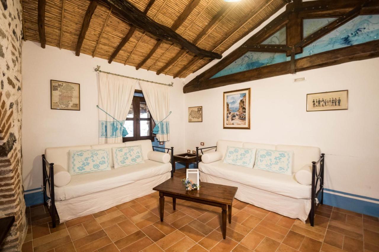 Hotel Anticos Palathos Orosei Bagian luar foto