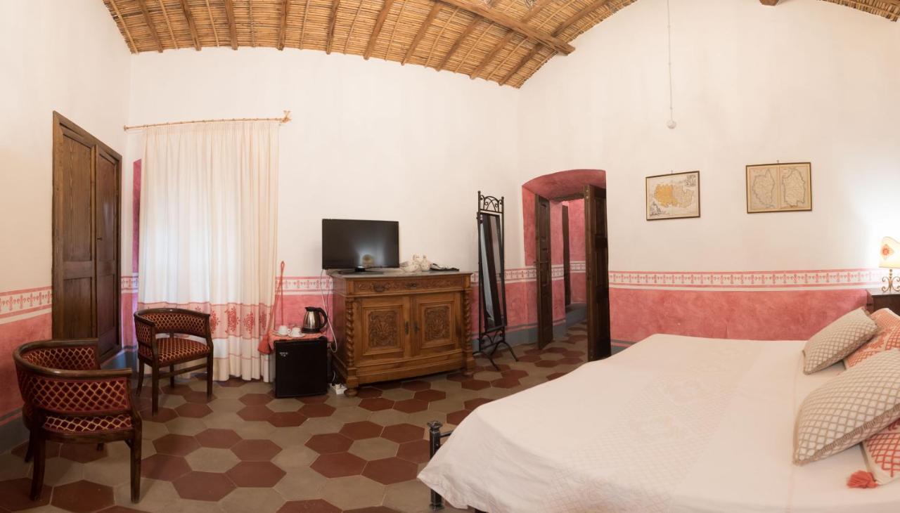 Hotel Anticos Palathos Orosei Bagian luar foto